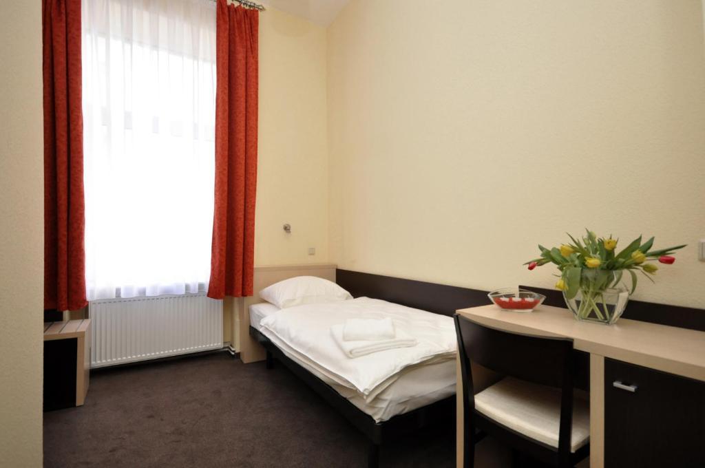 Hotel Bova Fráncfort del Meno Habitación foto